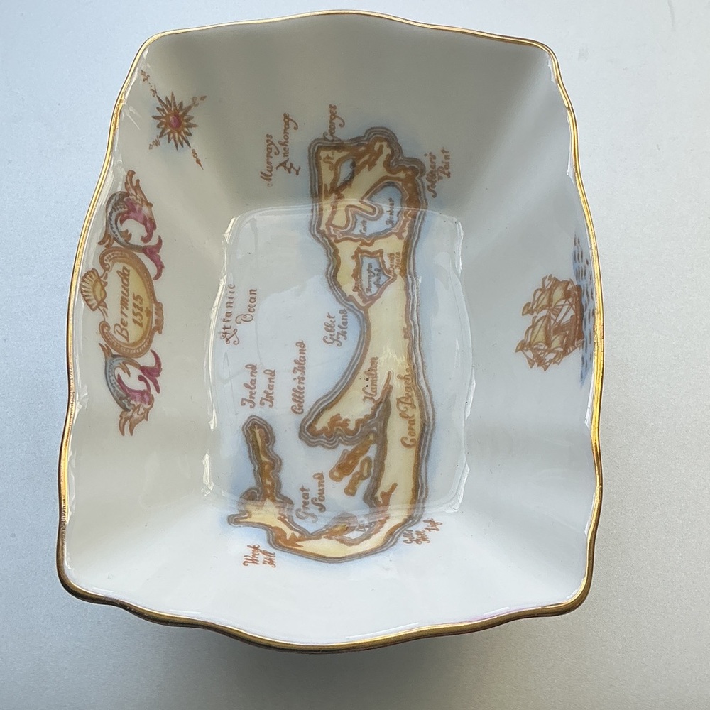 Decorative Ceramic Dish with Gold Trim
